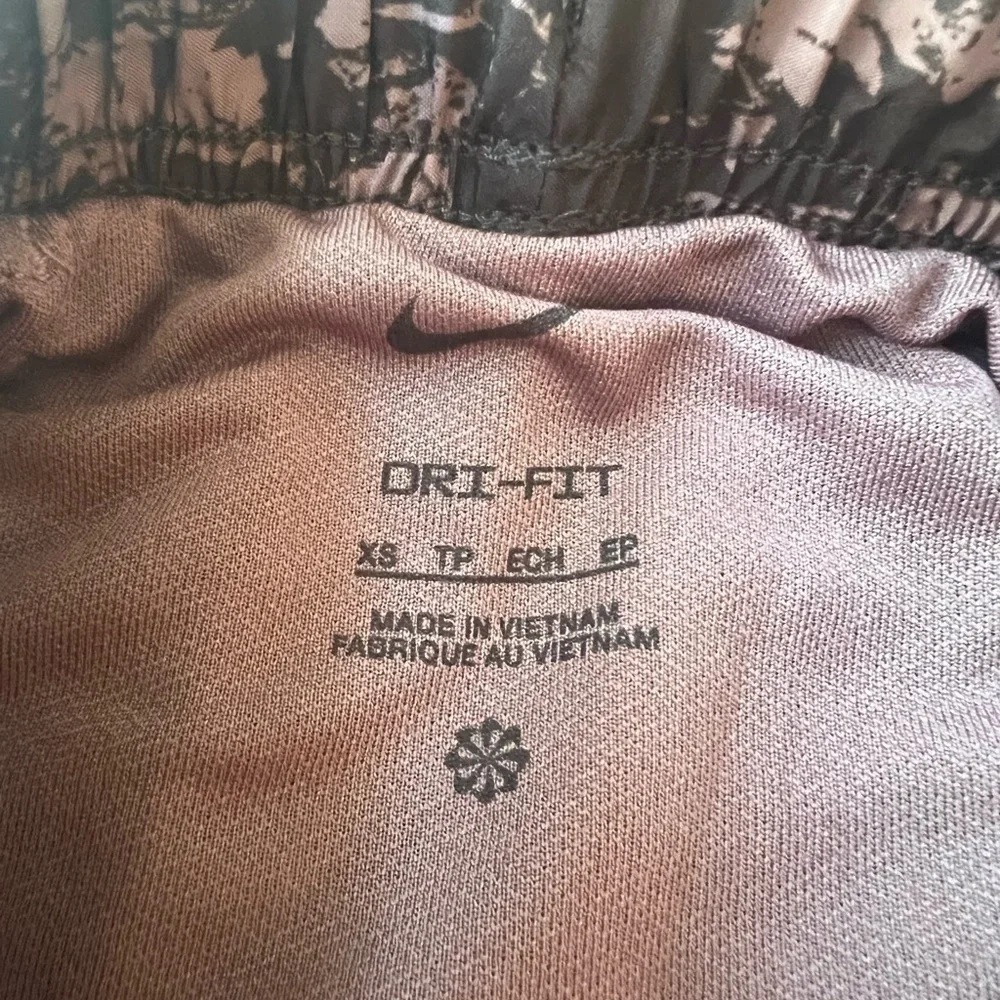 Nike nwt women’s